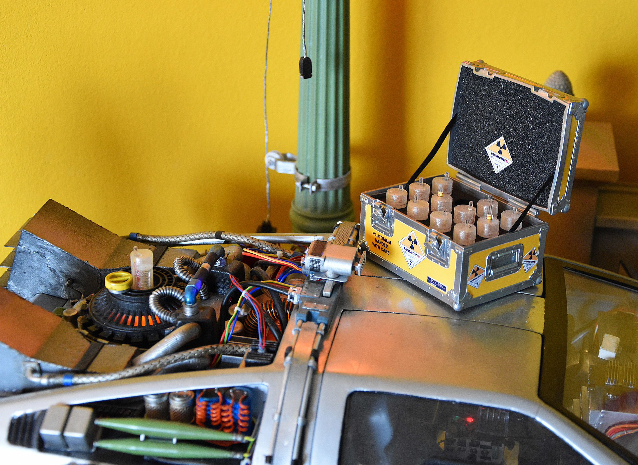 PLUTONIUM CASE BTTF 3D Print HQ 1-8 Scale 3D print model_3