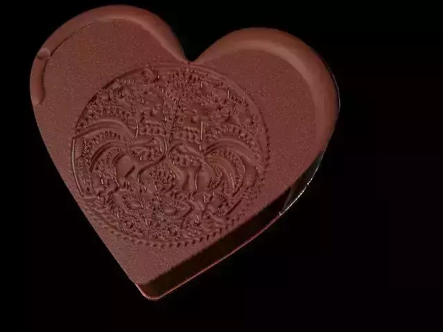 Heart gift box with an Russian folk motif