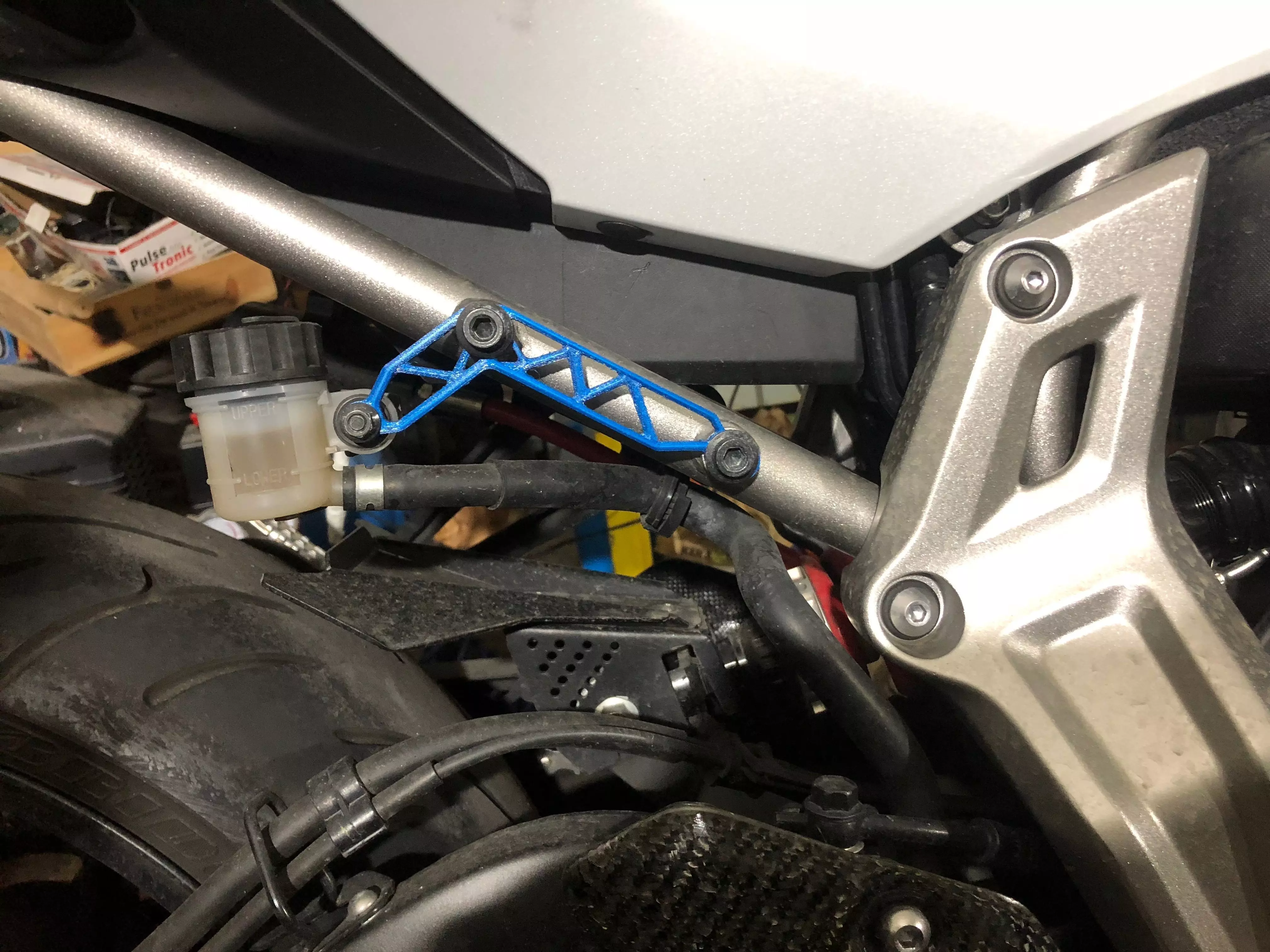 brake oil reservoir bracket mt 07  Fz 07 yamaha  5 designs  3D print model_0