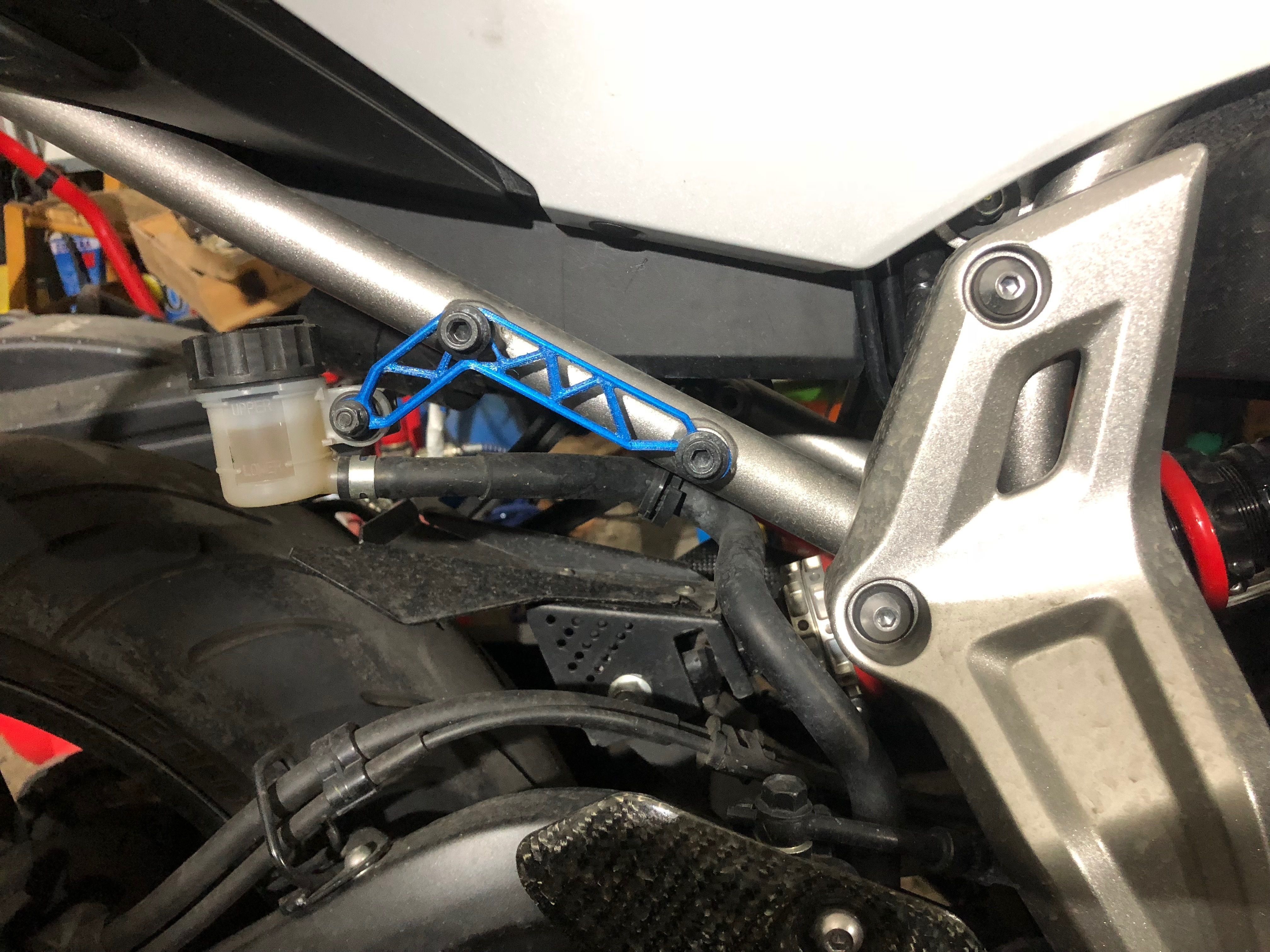 brake oil reservoir bracket mt 07  Fz 07 yamaha  5 designs  3D print model_1