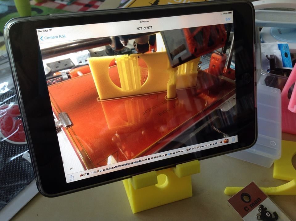 Mobile iPad stand Free 3D print model_1
