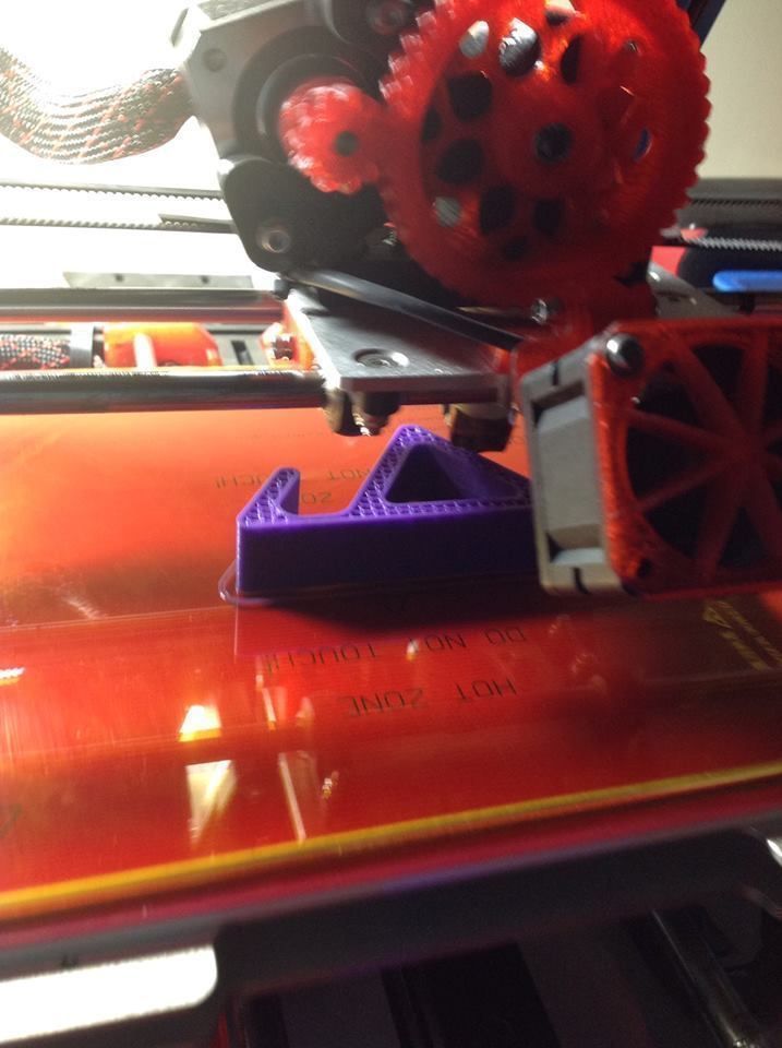 Simple iPad Stand Free 3D print model_3