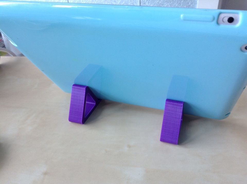 Simple iPad Stand Free 3D print model_9
