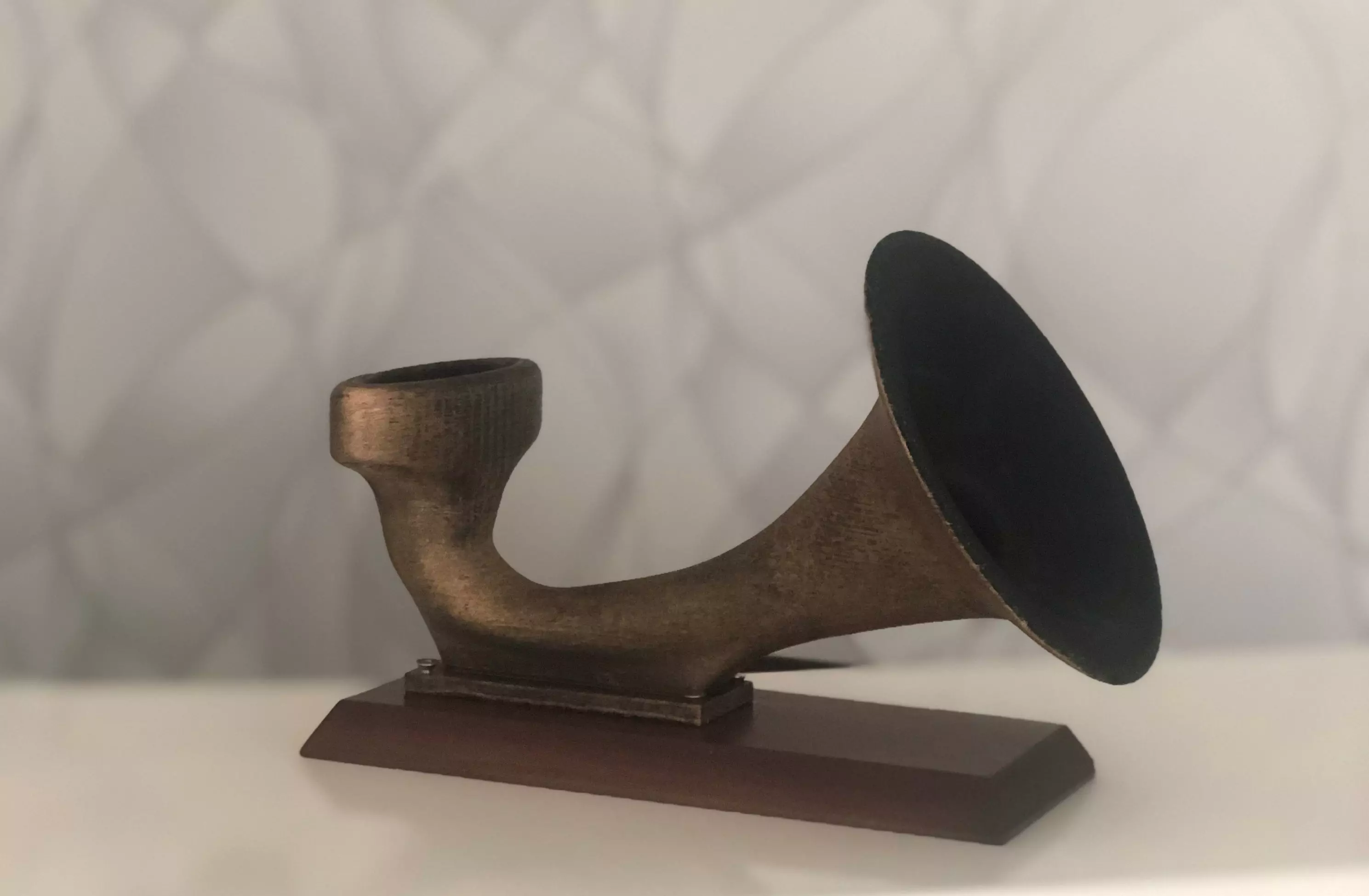 Retro Gramophone for Smart Phone  3D print model_0