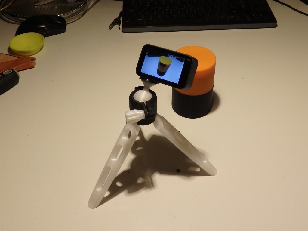 Camera tripod with ball joint and strong screw