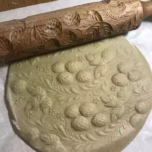 Strawberry Rolling Pin with Cutting Form and Box 3D print model