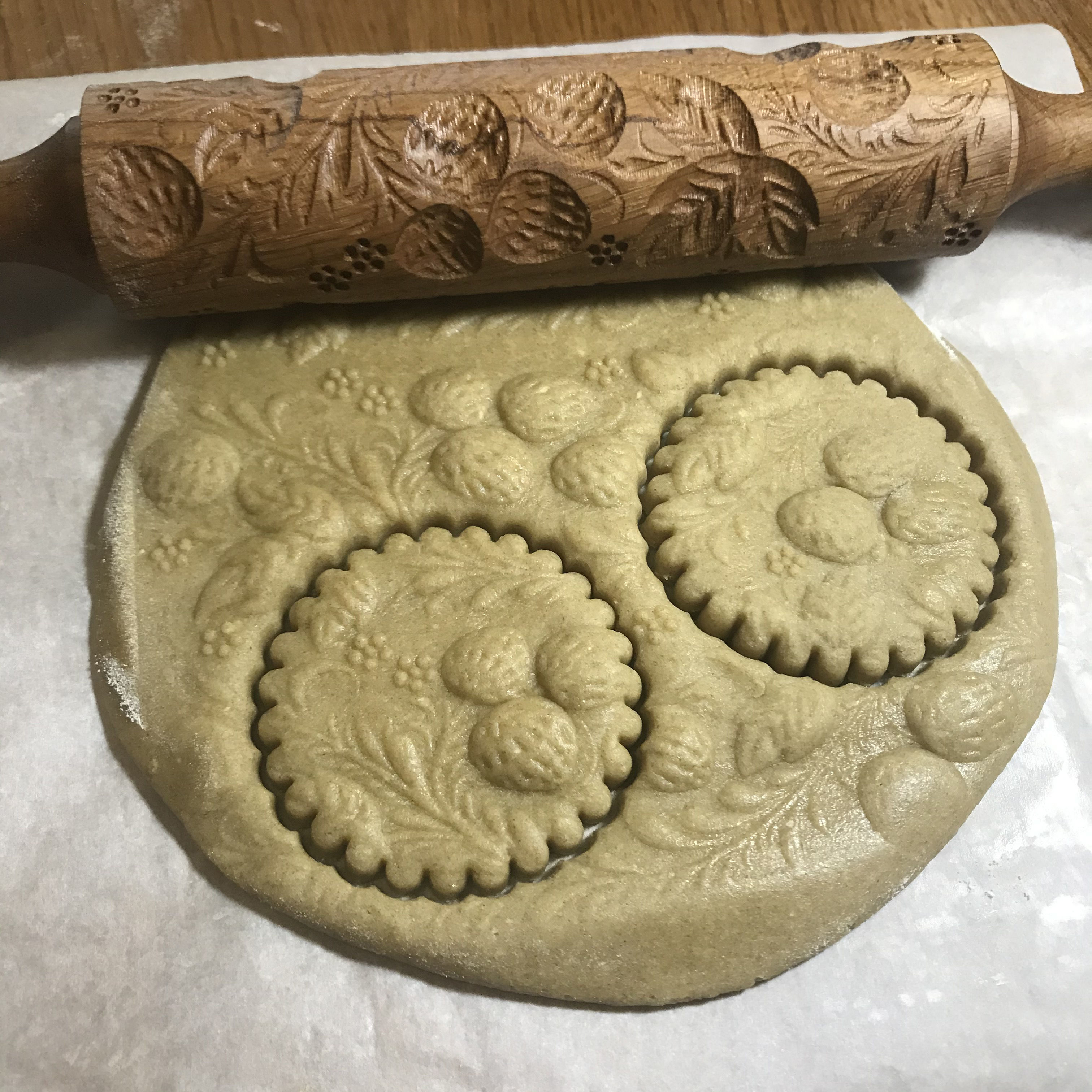 Strawberry Rolling Pin with Cutting Form and Box 3D print model_1