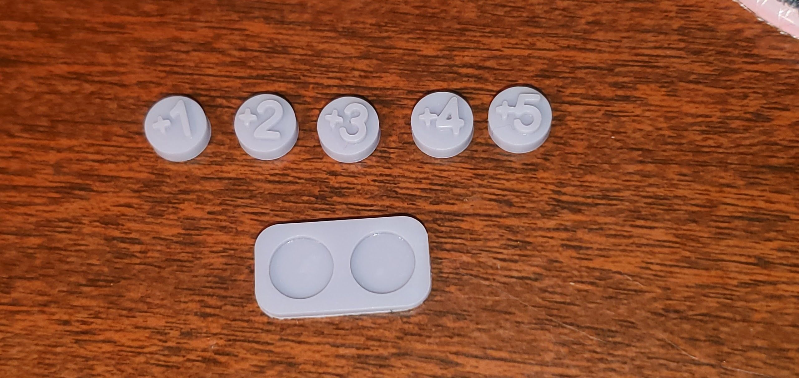 Magic The Gathering Counters  with base and magnetic carry case 3D print model_5