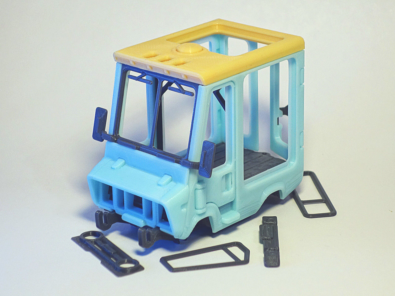 Piggy Van Jr Free 3D print model_4