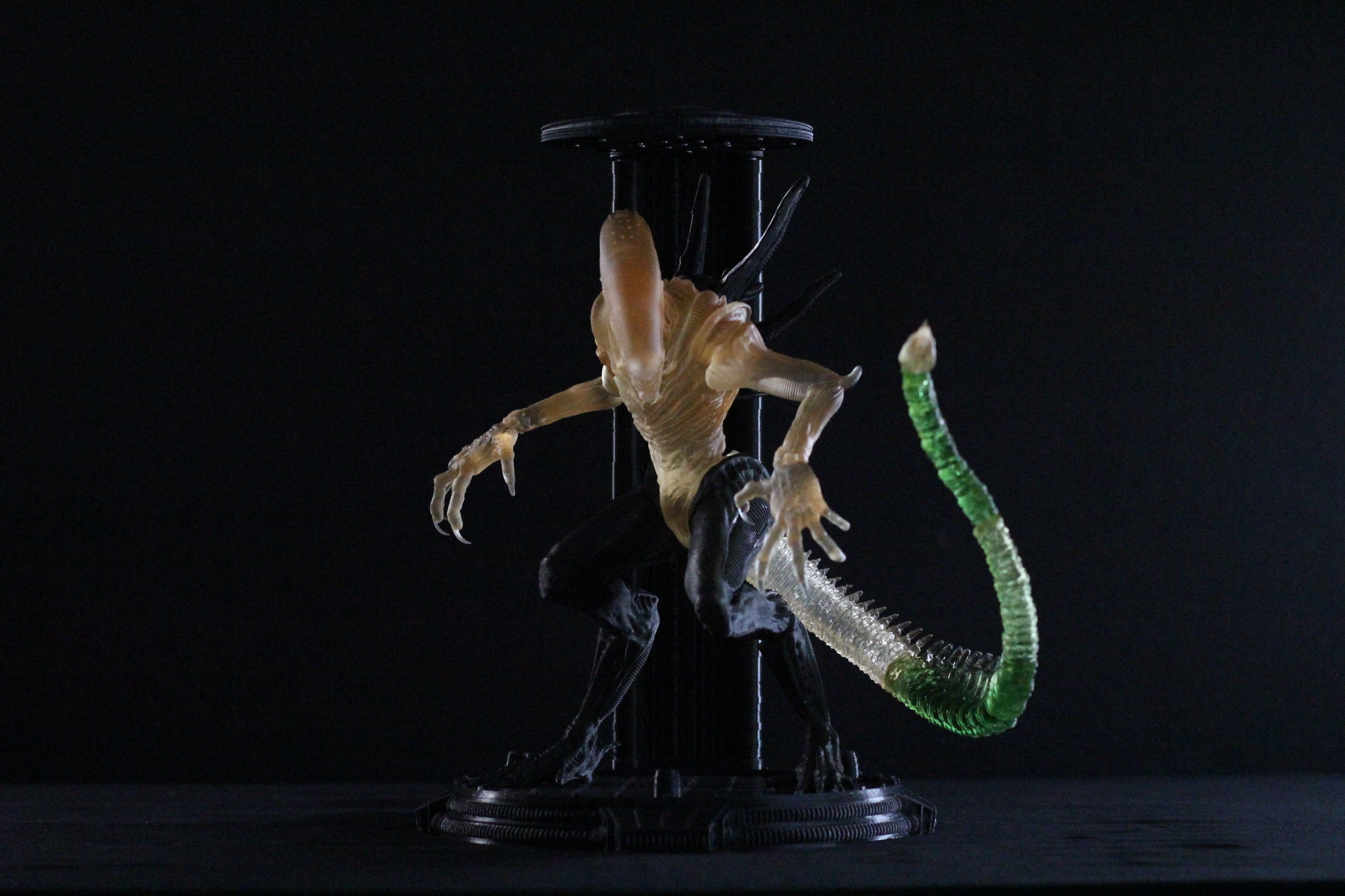 Alien Xenomorph 3D Print On Toxic Chamber Diorama  3D print model_2