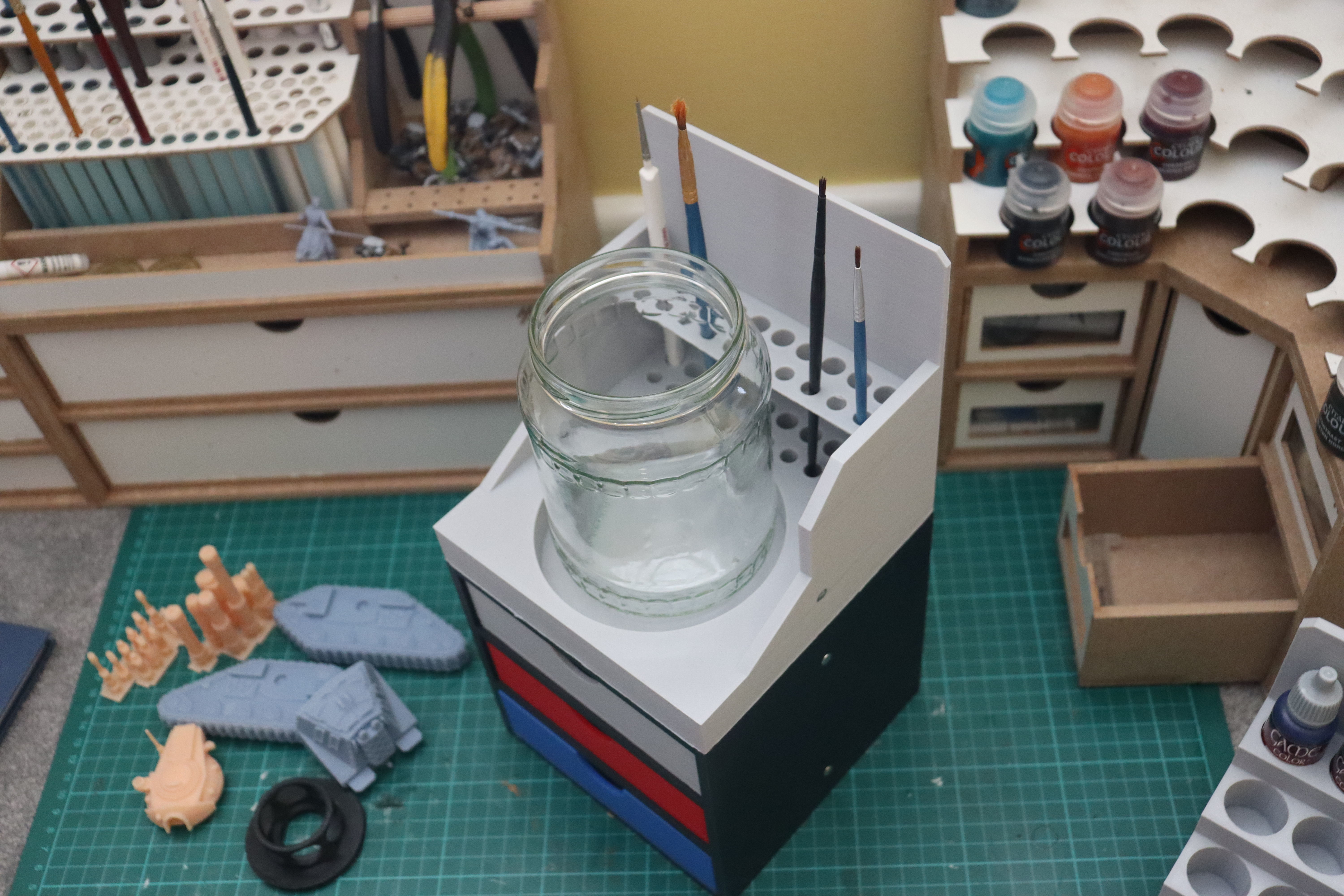 011MT LA Unit Medium Water Pot Holder and Brush Rack 3D print model_8