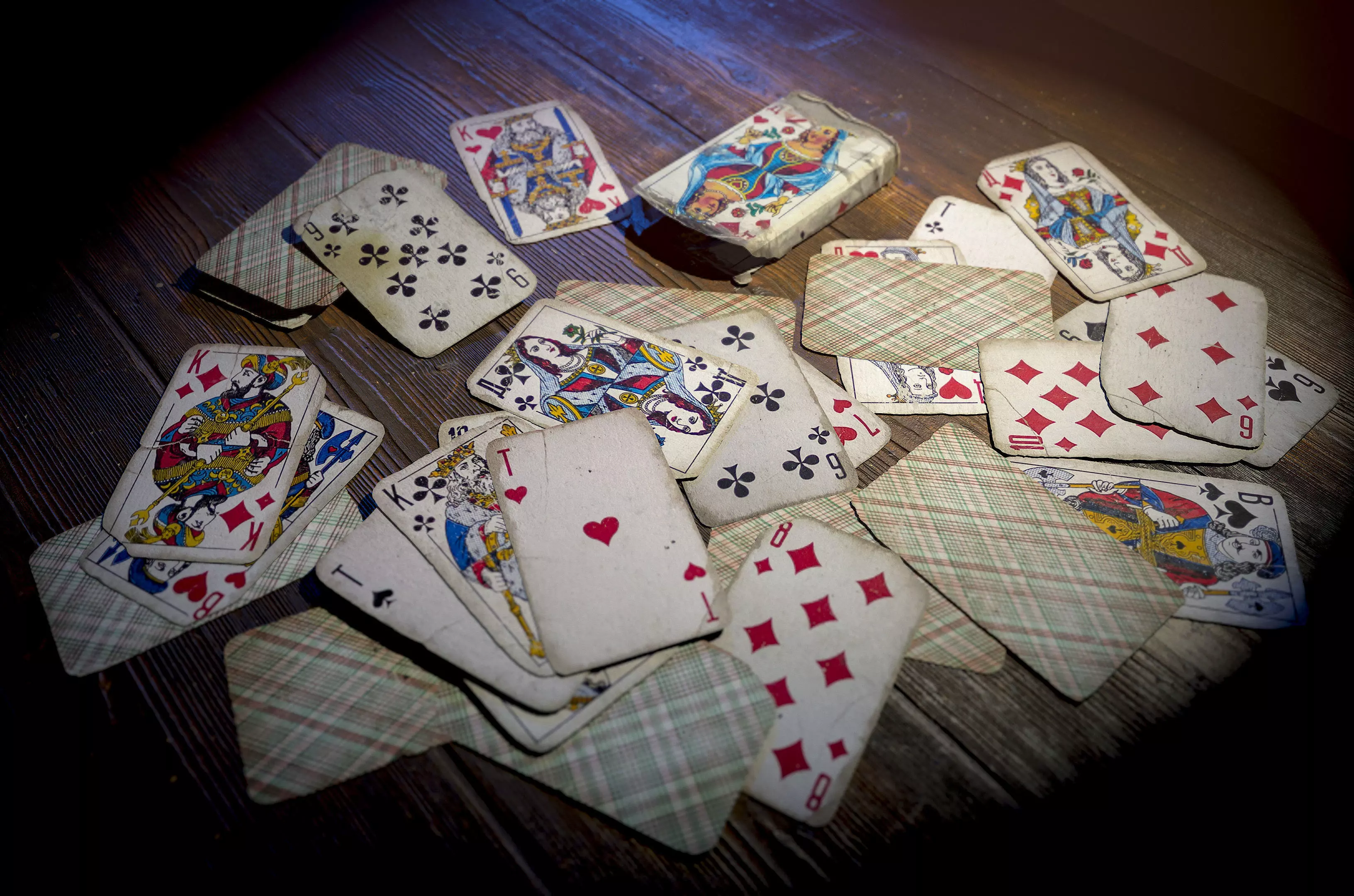 Old Playing Cards Low-poly 3D model_0
