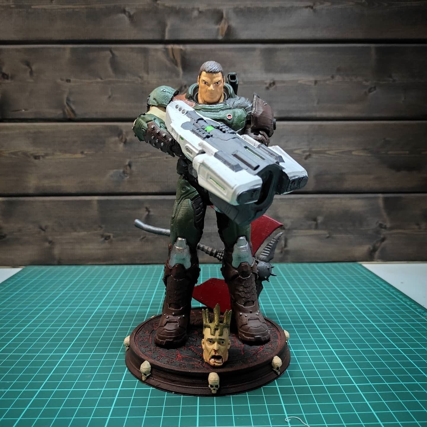 DOOM SLAYER WHITH BGF 3D print model_9