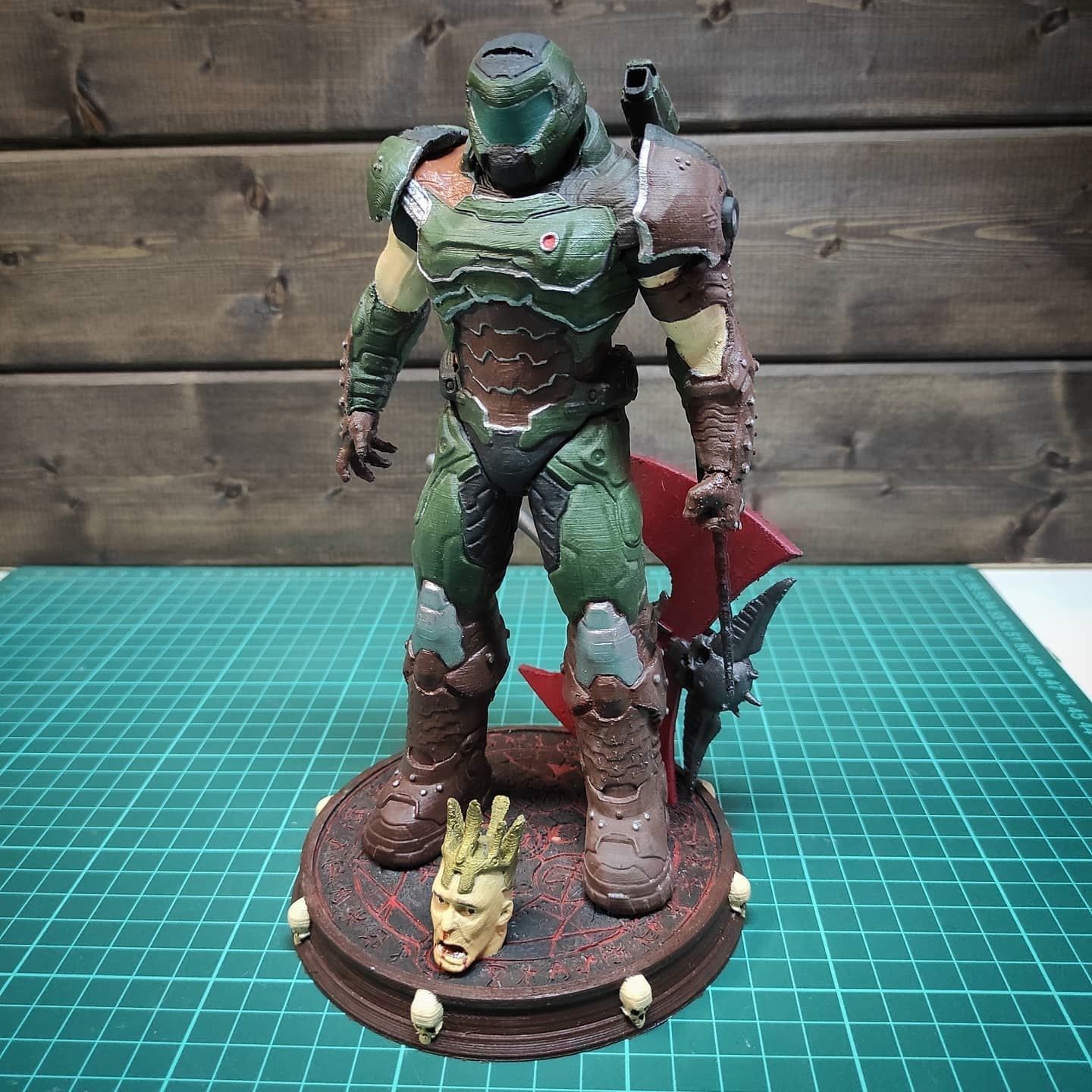 DOOM SLAYER WHITH BGF 3D print model_6