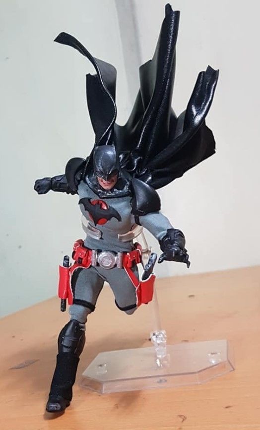 Flashpoint Batman Shoulder pads and Belt Buckle 3D print model_4