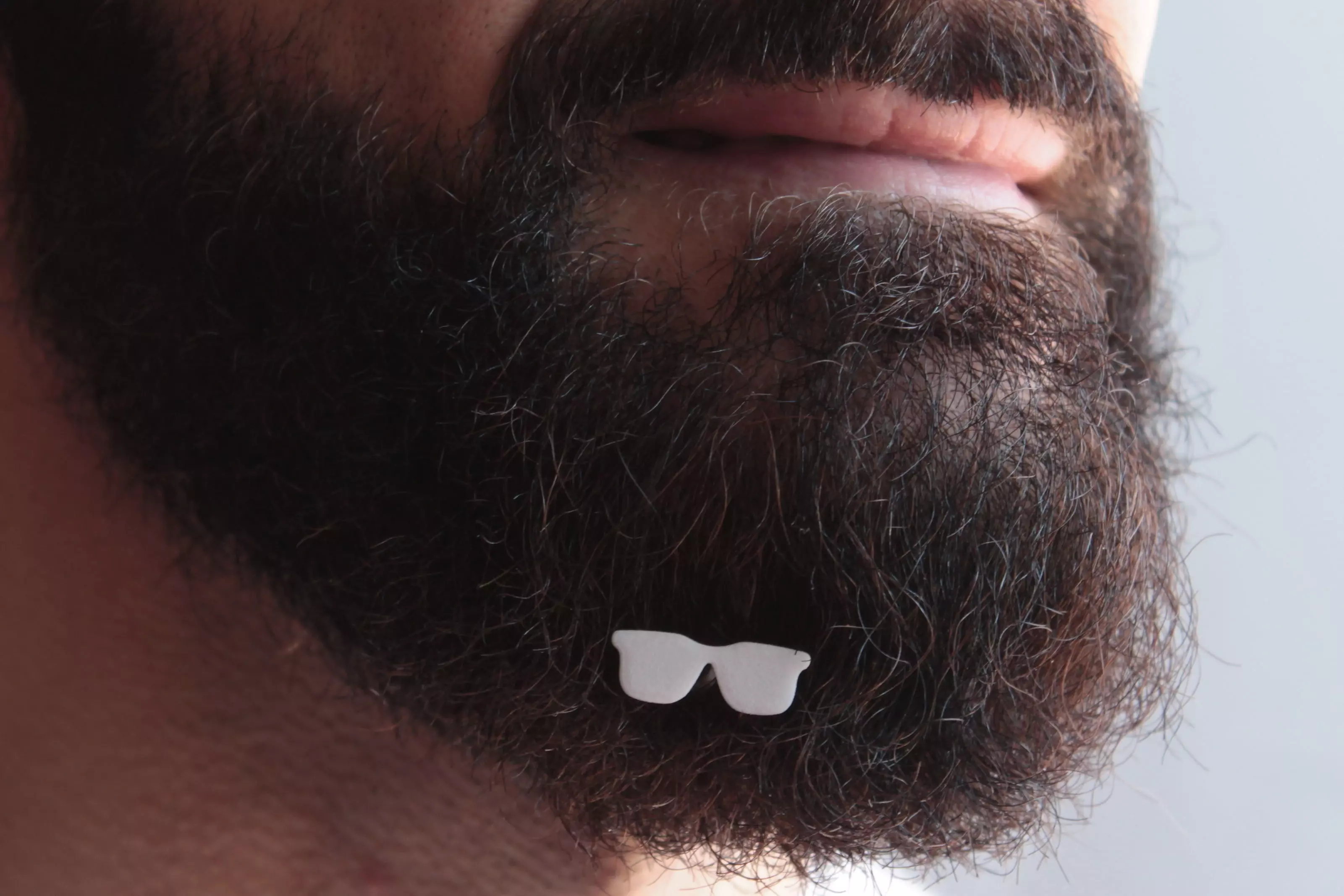 Sunglasses for beard - front wearing 3D print model_0