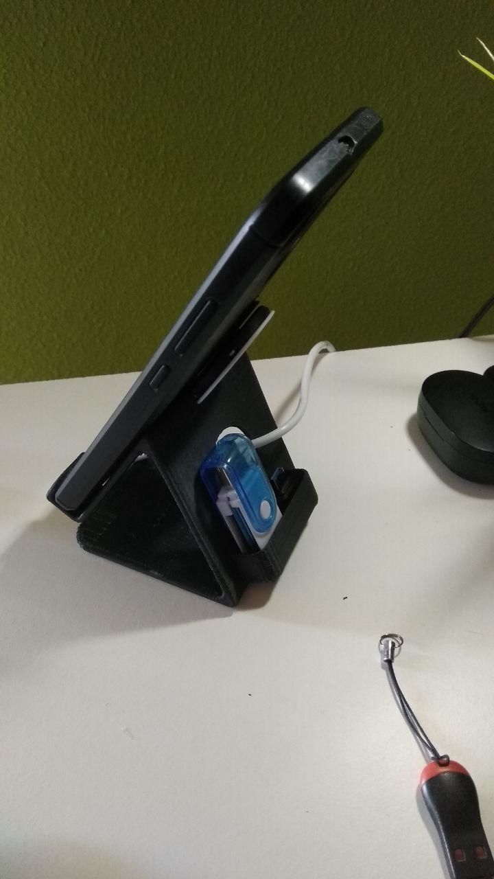 Universal phone holder with rear USB storage 3D print model_2