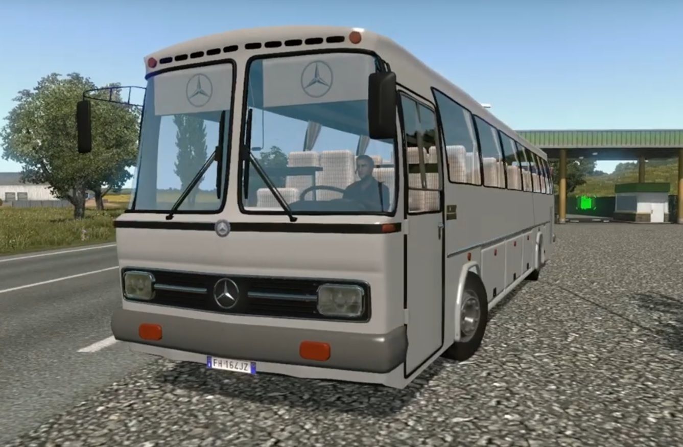 Mercedes Benz o302 Bus Low-poly 3D model_9