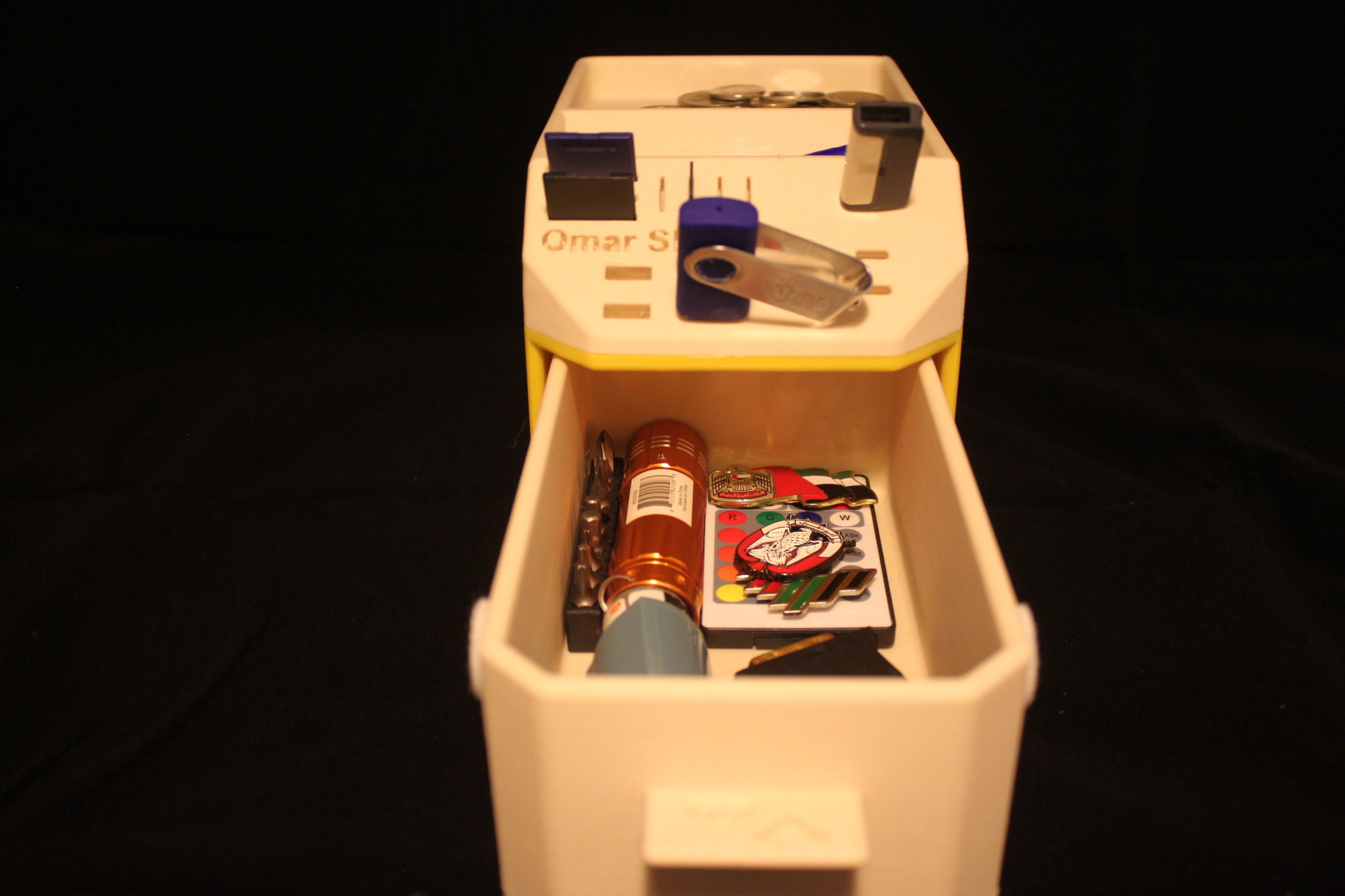 stationary Box With Storage for Flash drives and more 3D print model_5