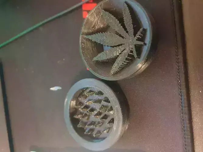 GRINDER LOGO MARIJUANA