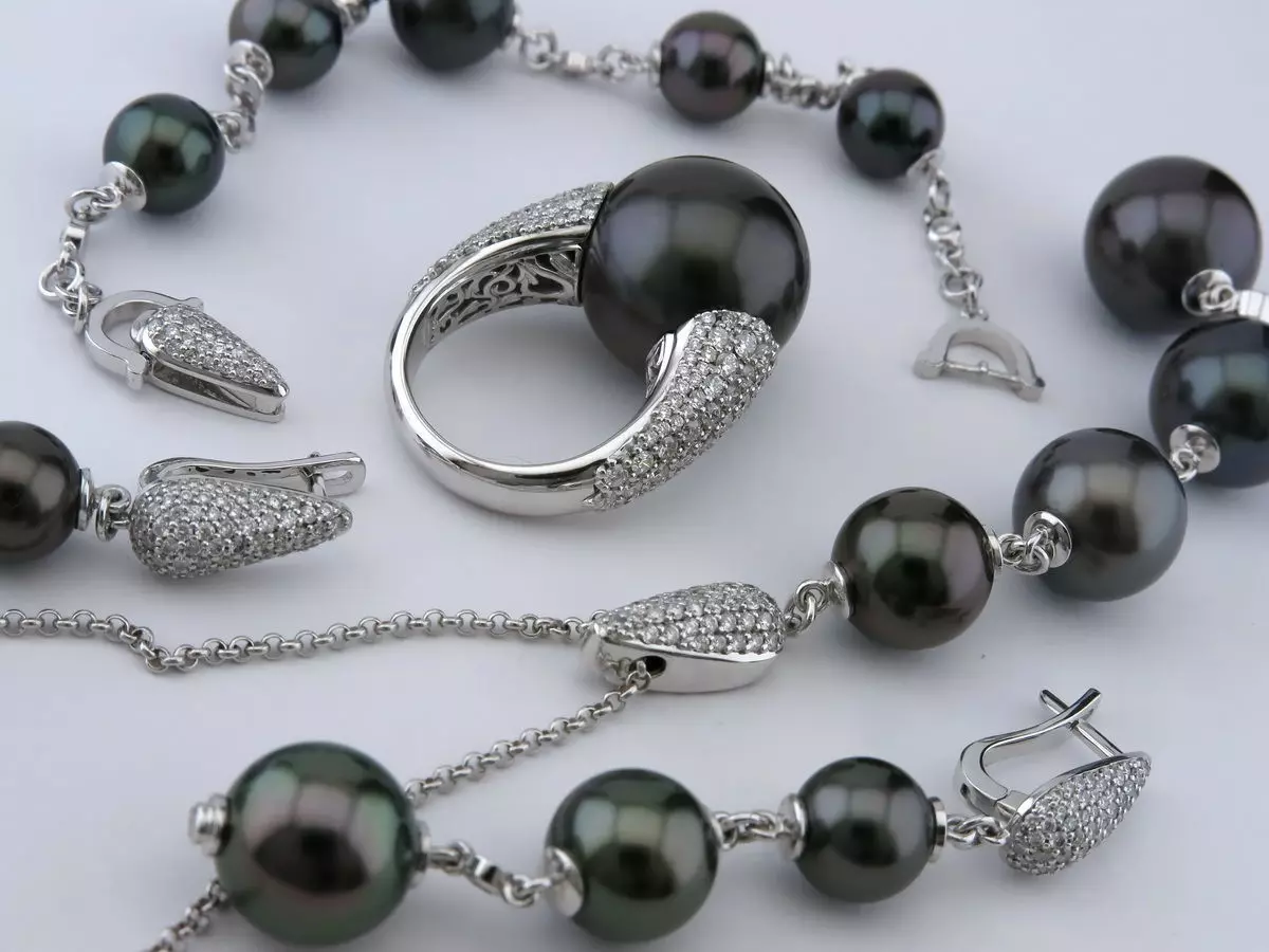 Classic Headset with Pearls 3D print model_0