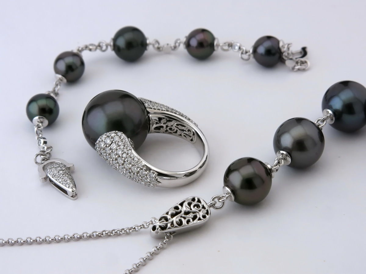 Classic Headset with Pearls 3D print model_4