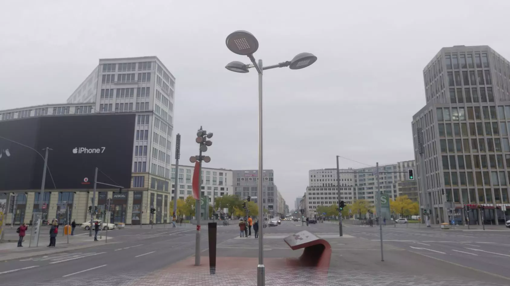 Street Light 15 version 8 5m with pole 2 Low-poly 3D model_0