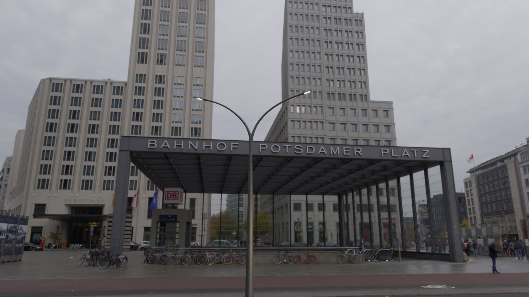 Street Light 12 version 16 10m with pole 4 Low-poly 3D model_71