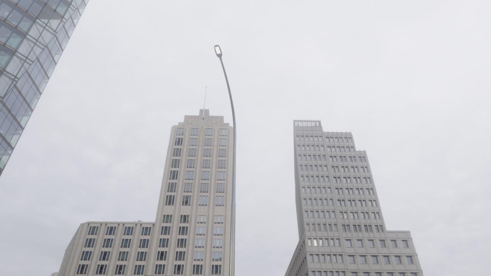 Street Light 12 version 15 10m with pole 1 Low-poly 3D model_81