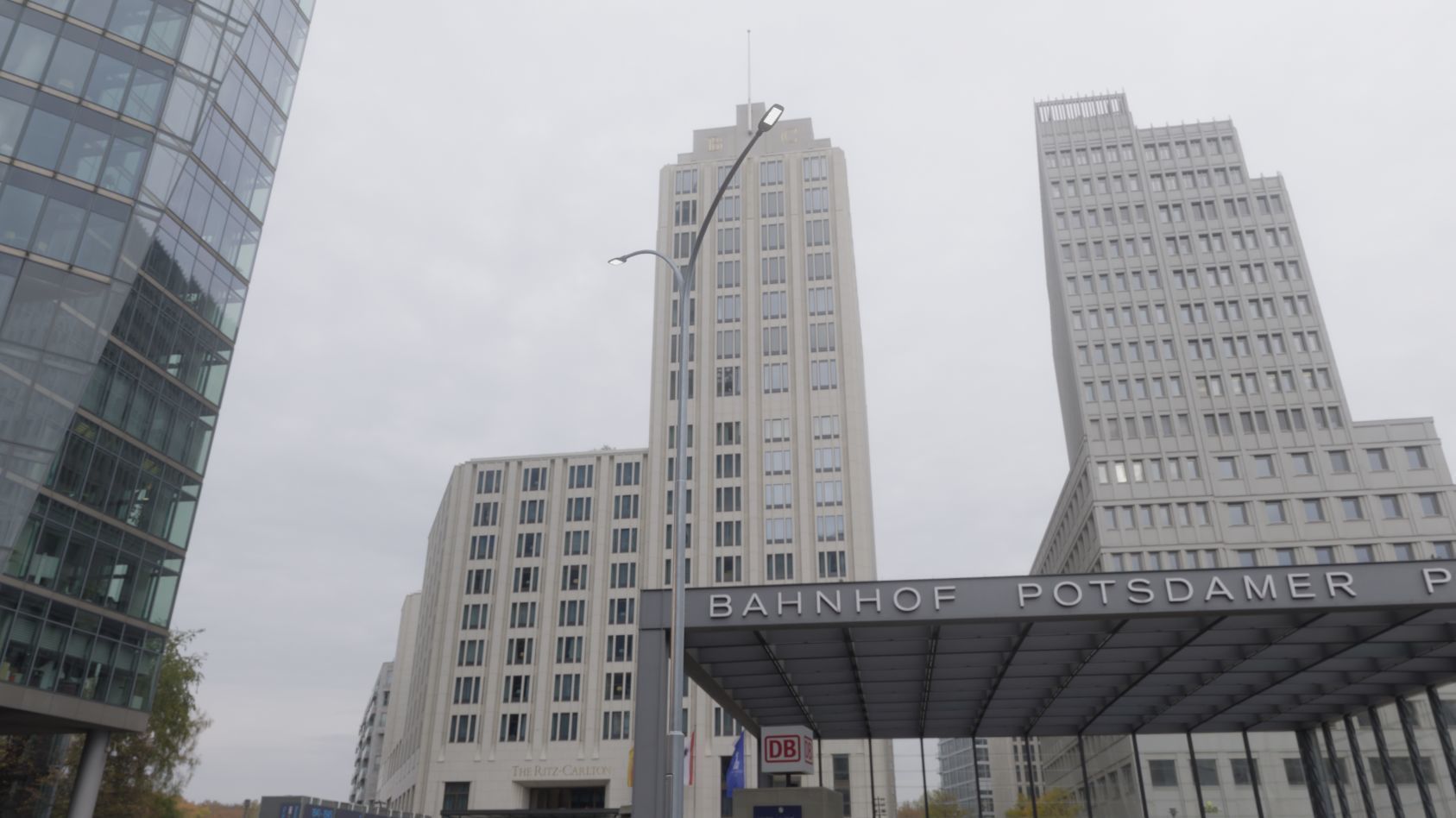 Street Light 12 version 14 10m with pole 4 Low-poly 3D model_61