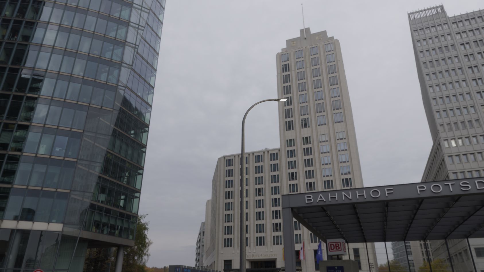 Street Light 12 version 13 6m with pole 1 Low-poly 3D model_75