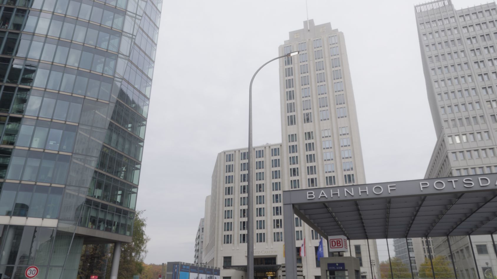 Street Light 12 version 13 6m with pole 1 Low-poly 3D model_45