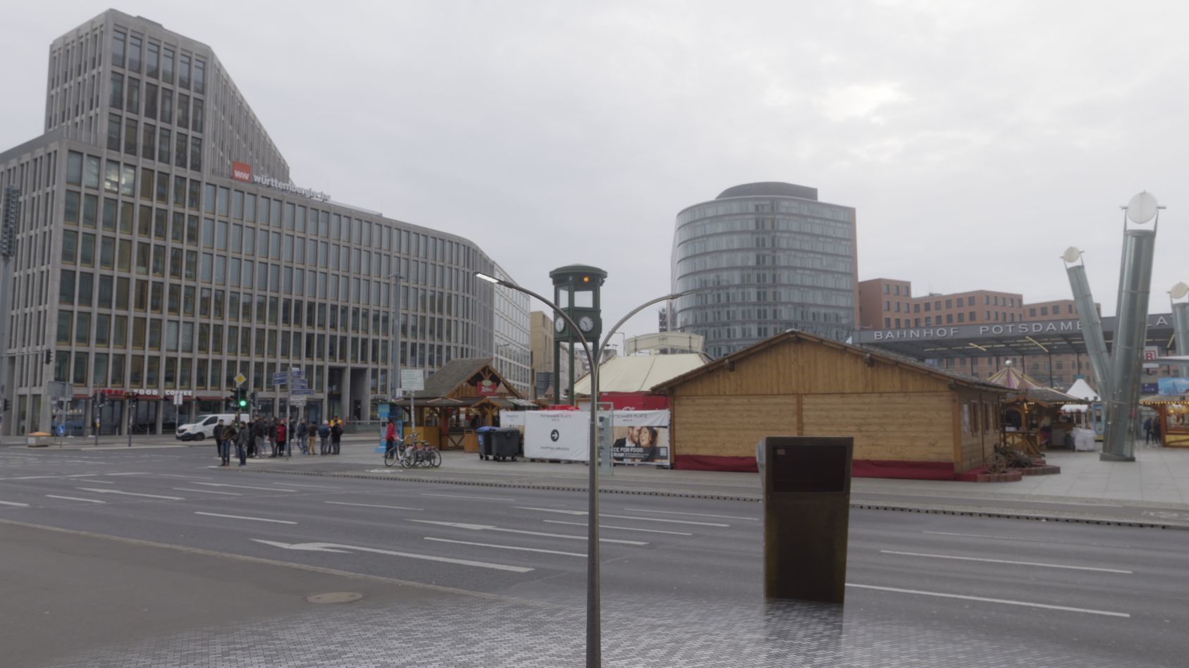 Street Light 12 version 12 6m with pole 4 Low-poly 3D model_14