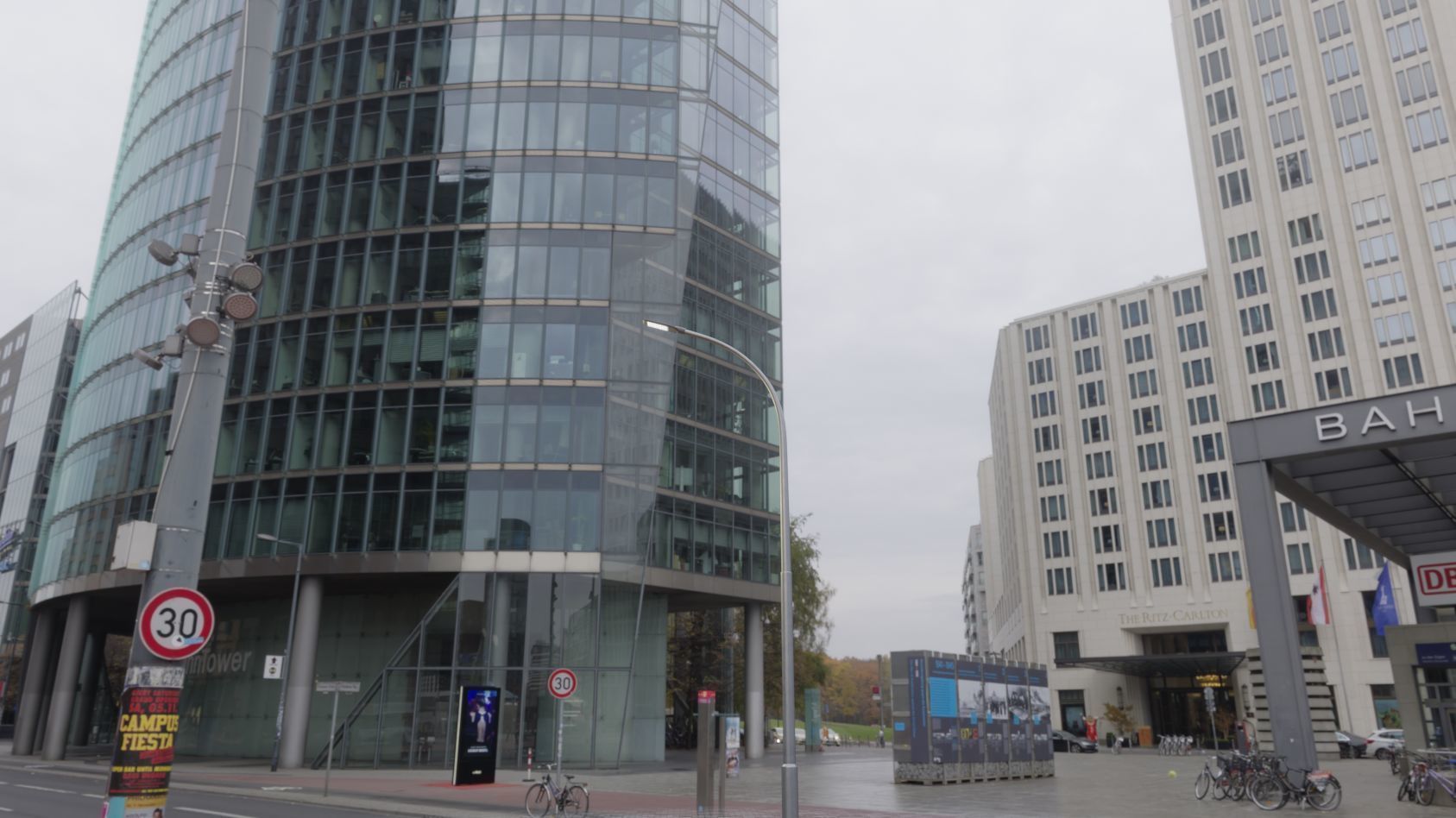 Street Light 12 version 11 6m with pole 1 Low-poly 3D model_91