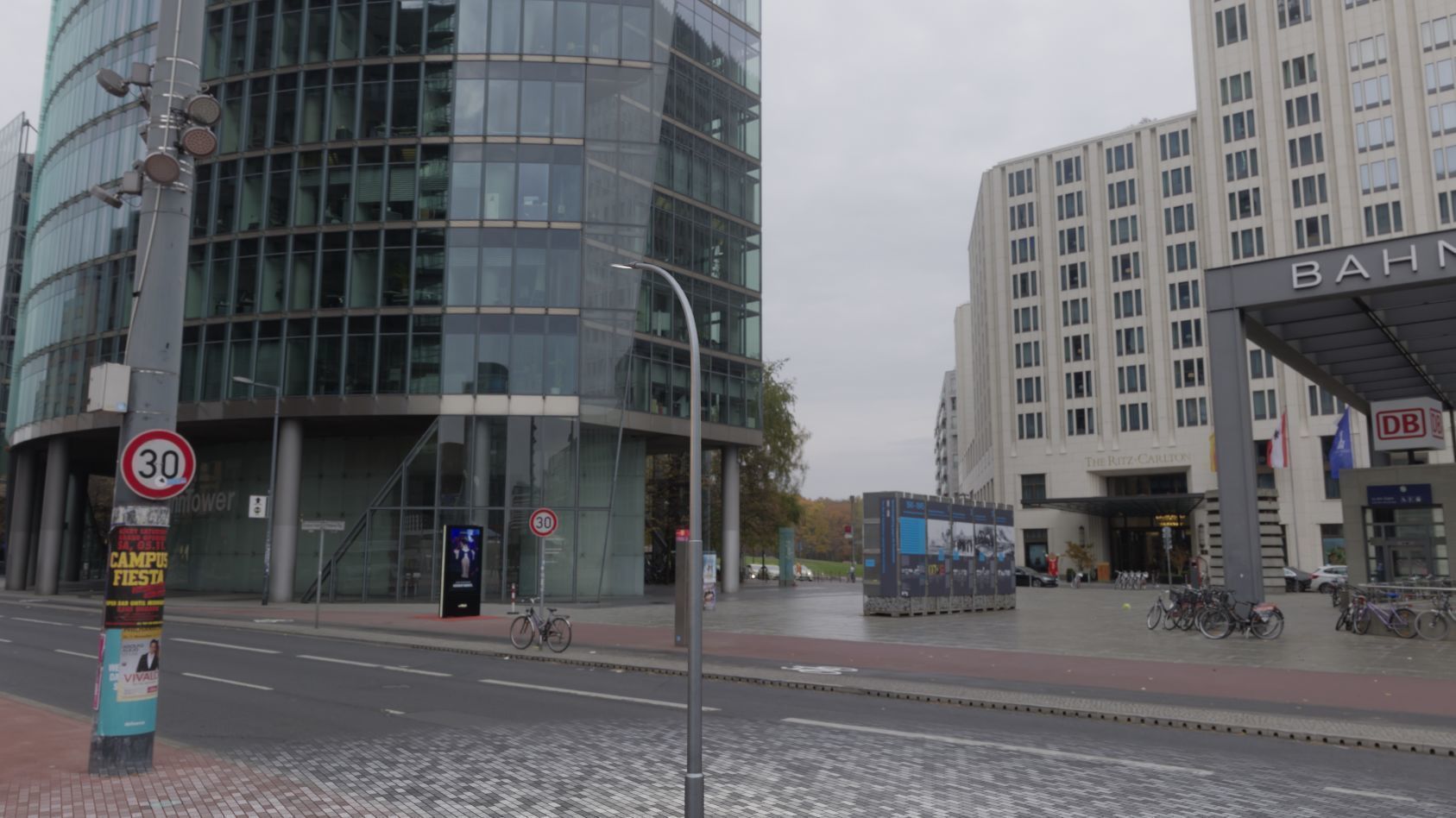 Street Light 12 version 11 6m with pole 1 Low-poly 3D model_39