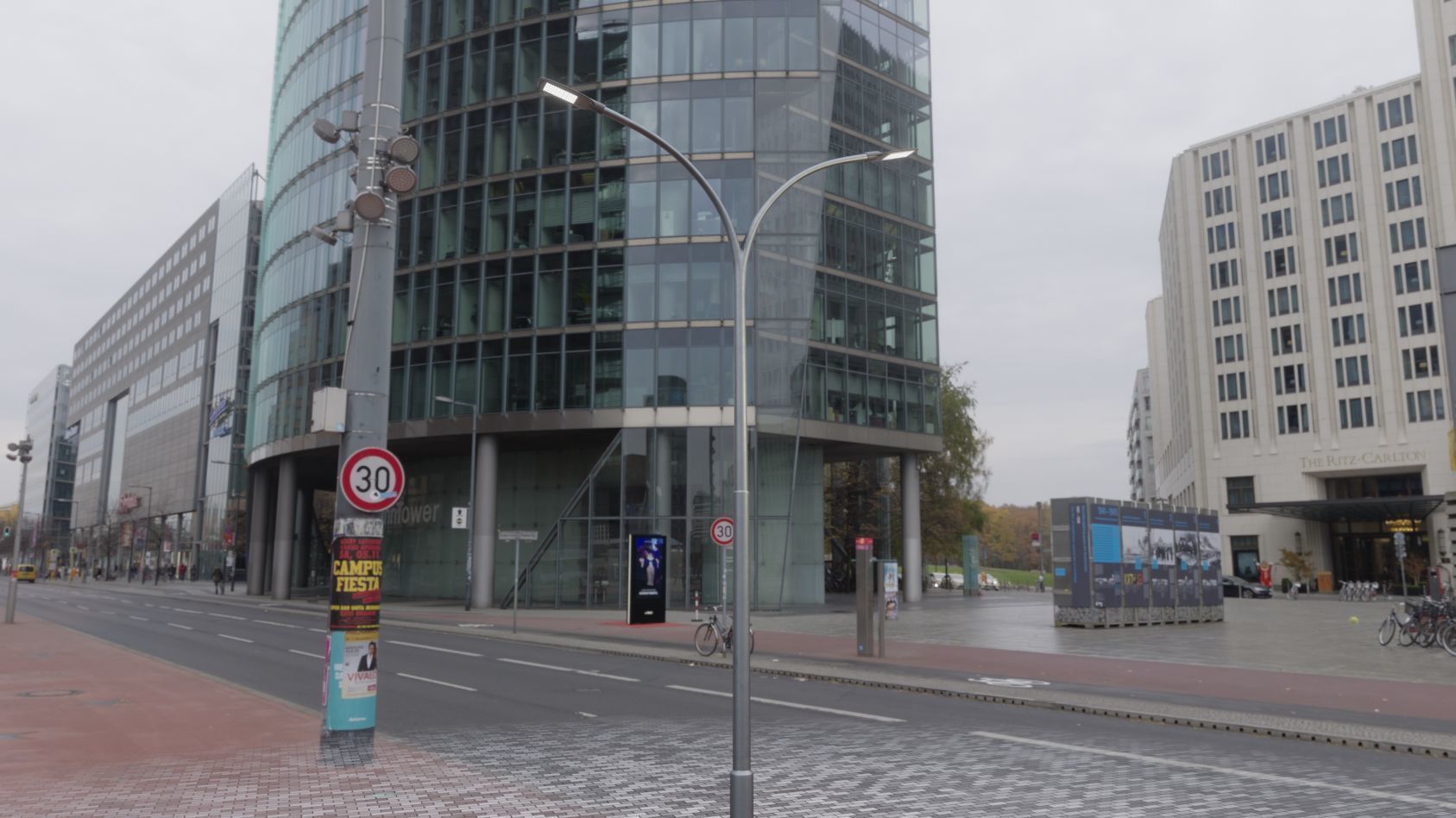 Street Light 12 version 10 6m with pole 4 Low-poly 3D model_57