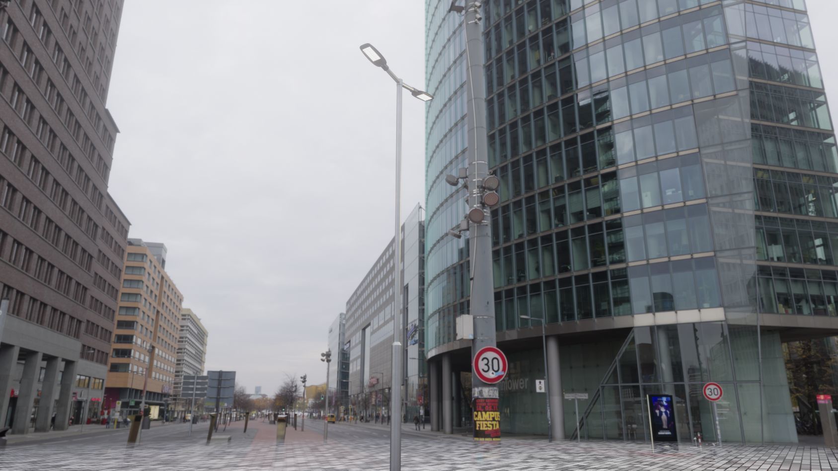 Street Light 12 version 7 5m with pole 2 Low-poly 3D model_46