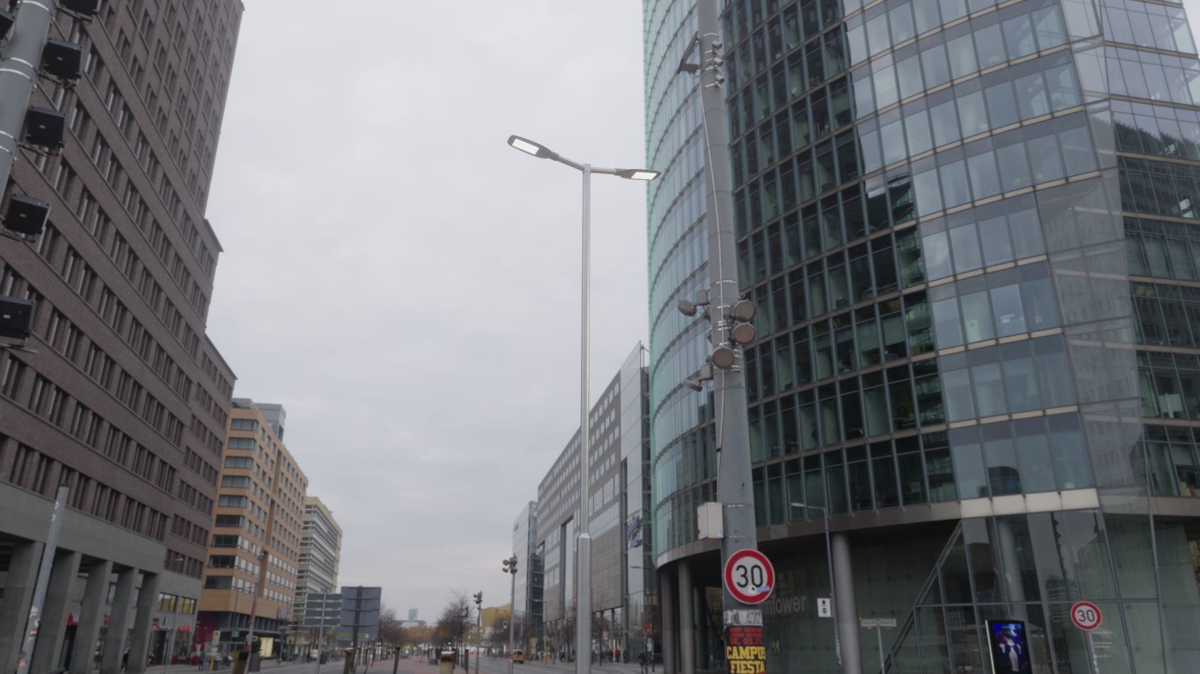 Street Light 12 version 7 5m with pole 2 Low-poly 3D model_16