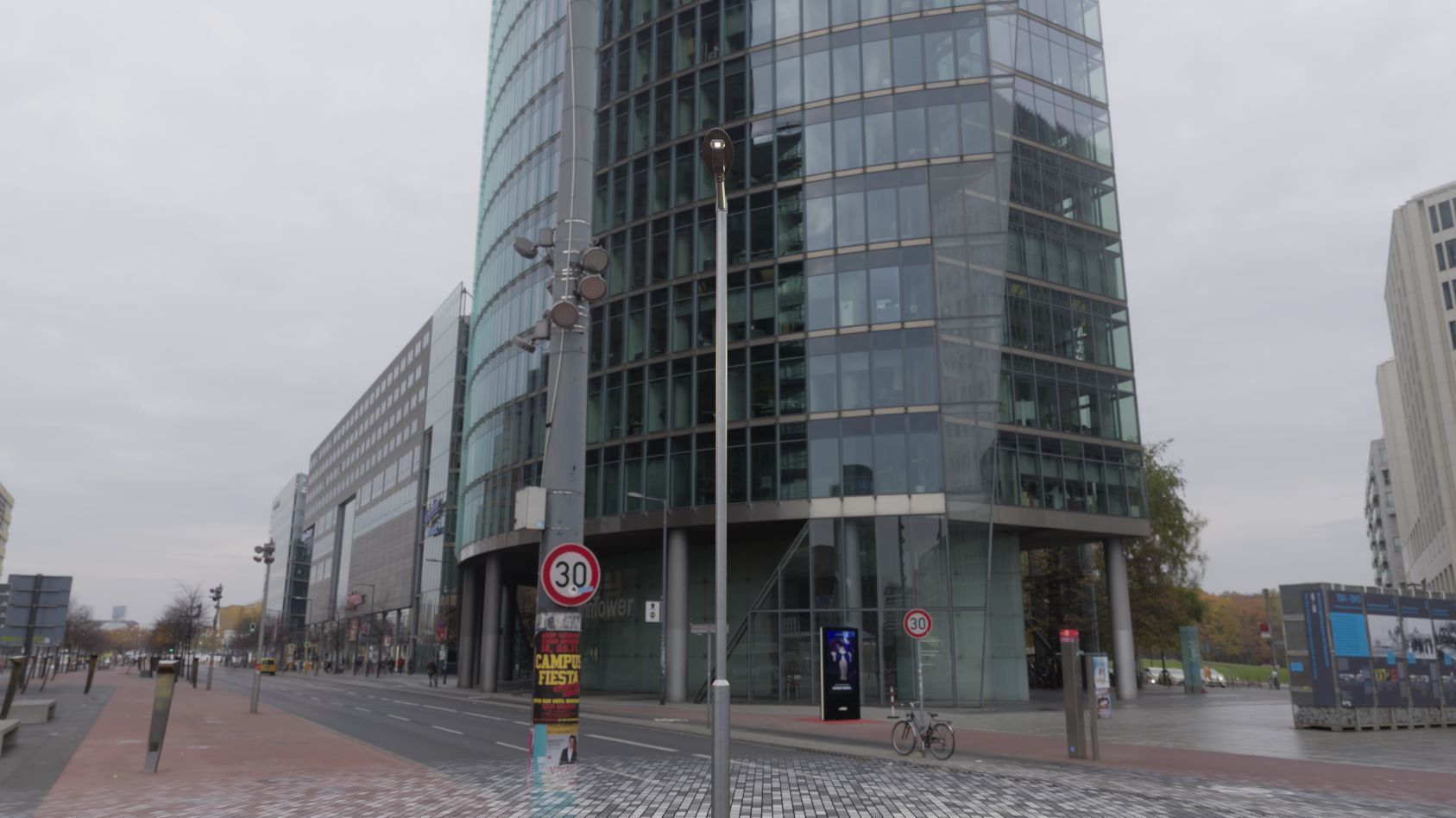 Sci-Fi Street Light 14 version 6 5m with pole 2 Low-poly 3D model_72