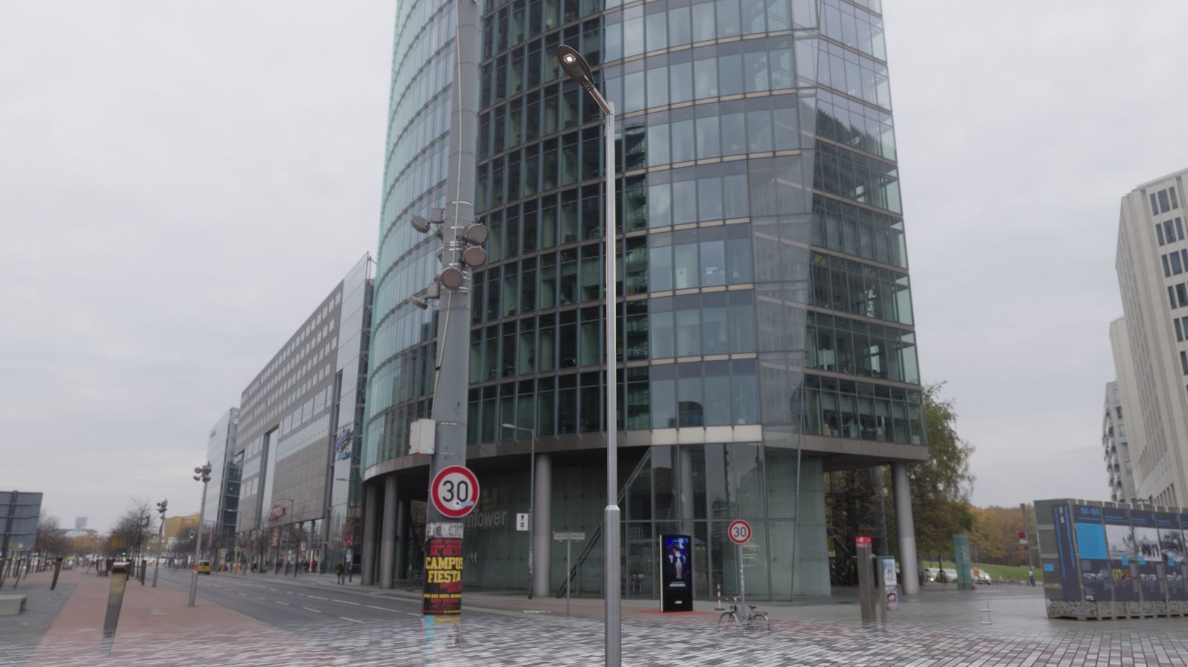 Sci-Fi Street Light 14 version 6 5m with pole 2 Low-poly 3D model_41