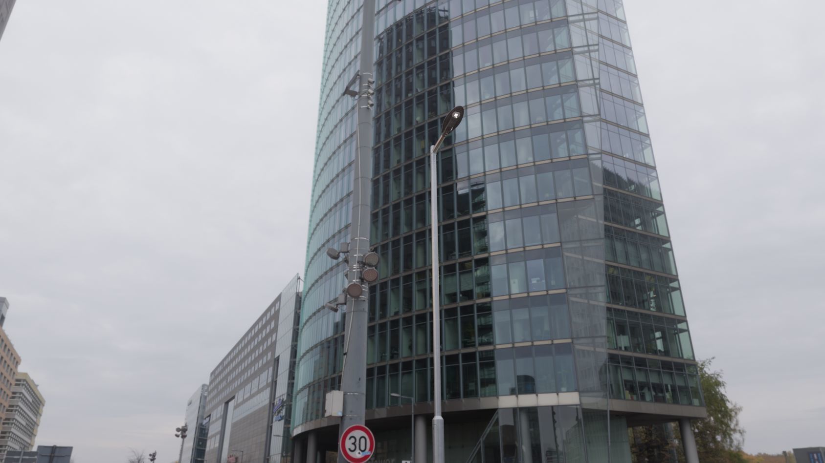 Sci-Fi Street Light 14 version 6 5m with pole 2 Low-poly 3D model_13