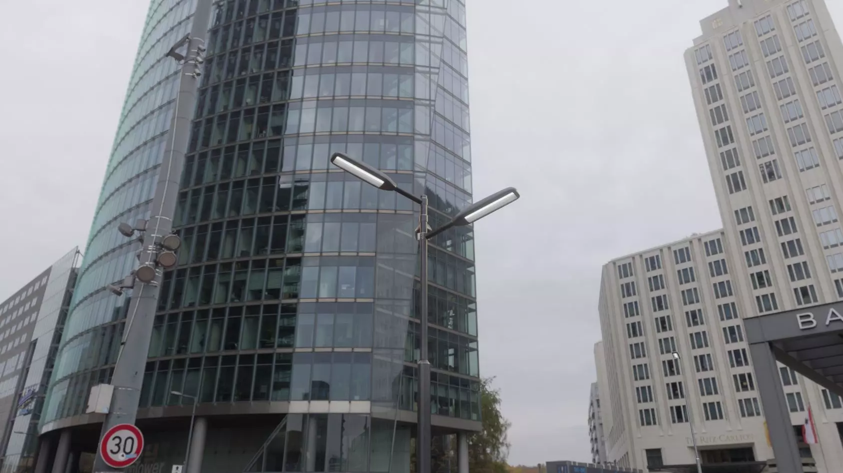 Street Light 11 version 5 3m with pole 3 Low-poly 3D model_0