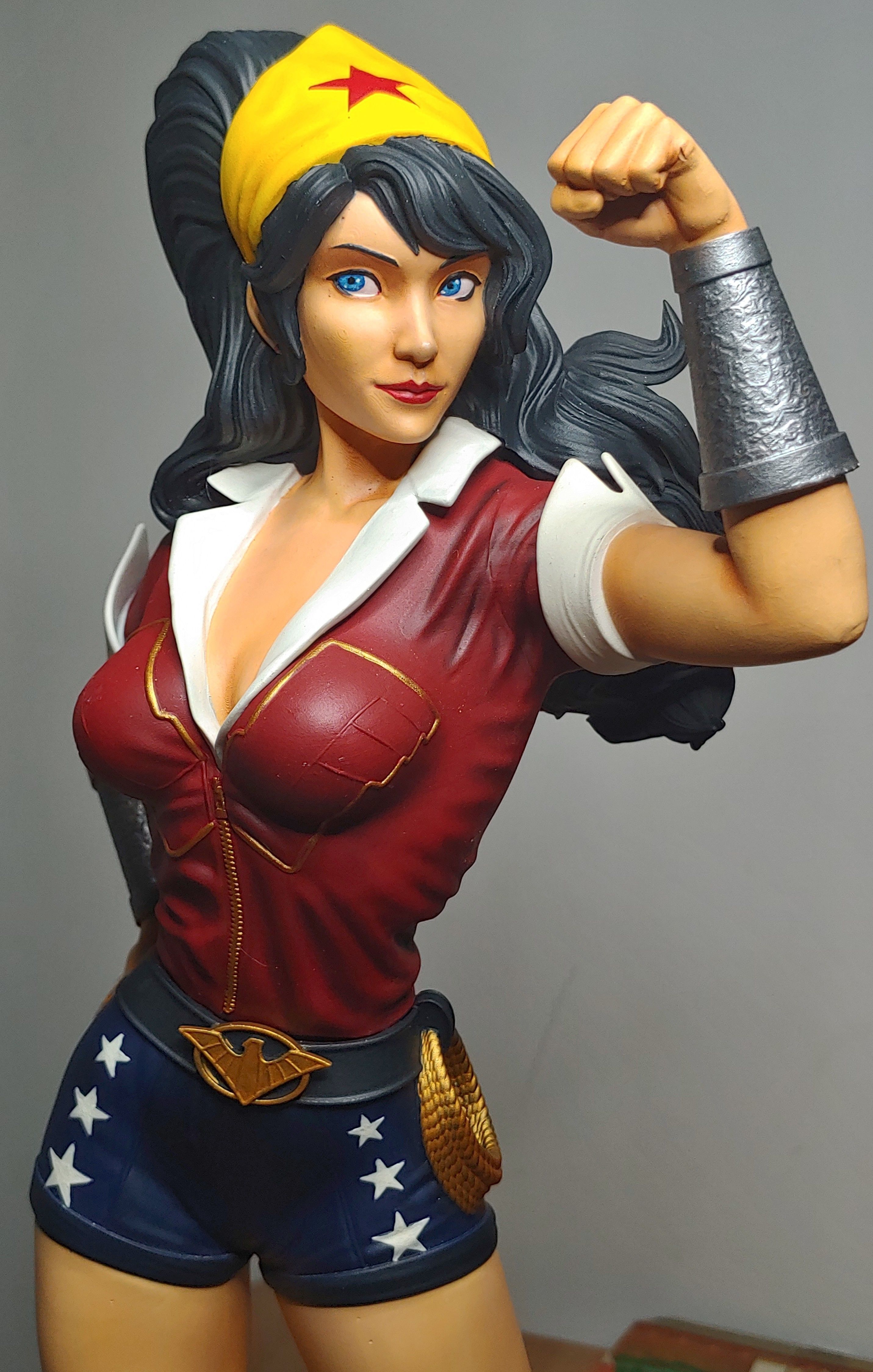 wonder woman and supergirl 3D print model_13