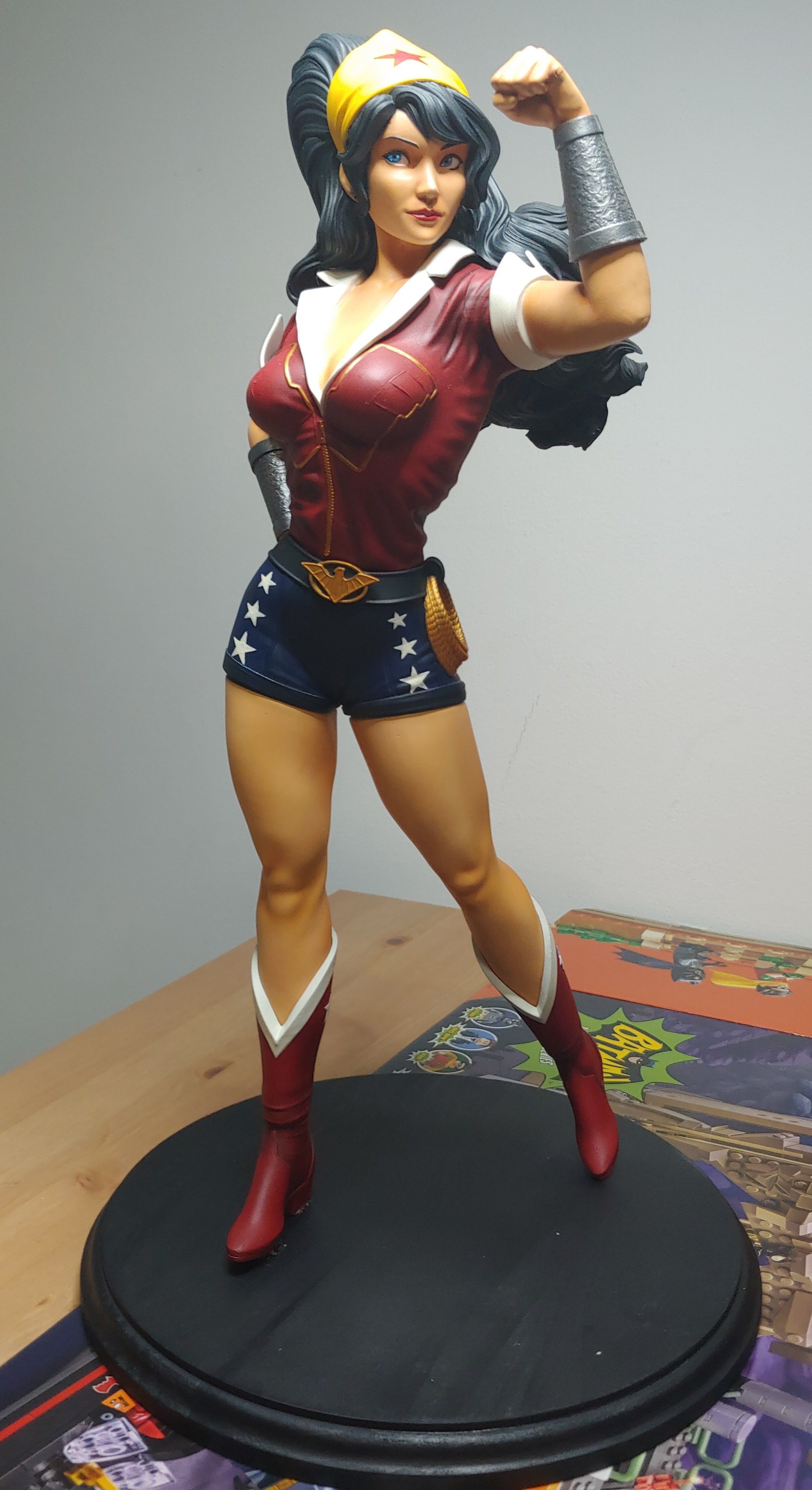 wonder woman and supergirl 3D print model_12