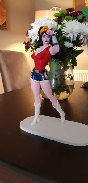 wonder woman and supergirl 3D print model_10