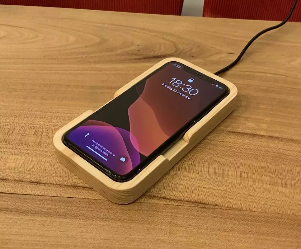 iPhone 11 Pro wireless charging dock Free 3D print model_0