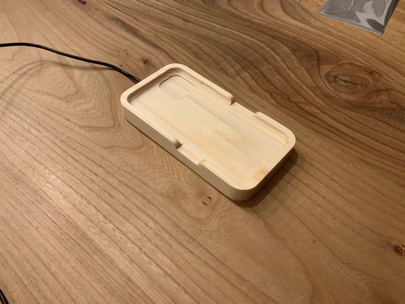 iPhone 11 Pro wireless charging dock Free 3D print model_2