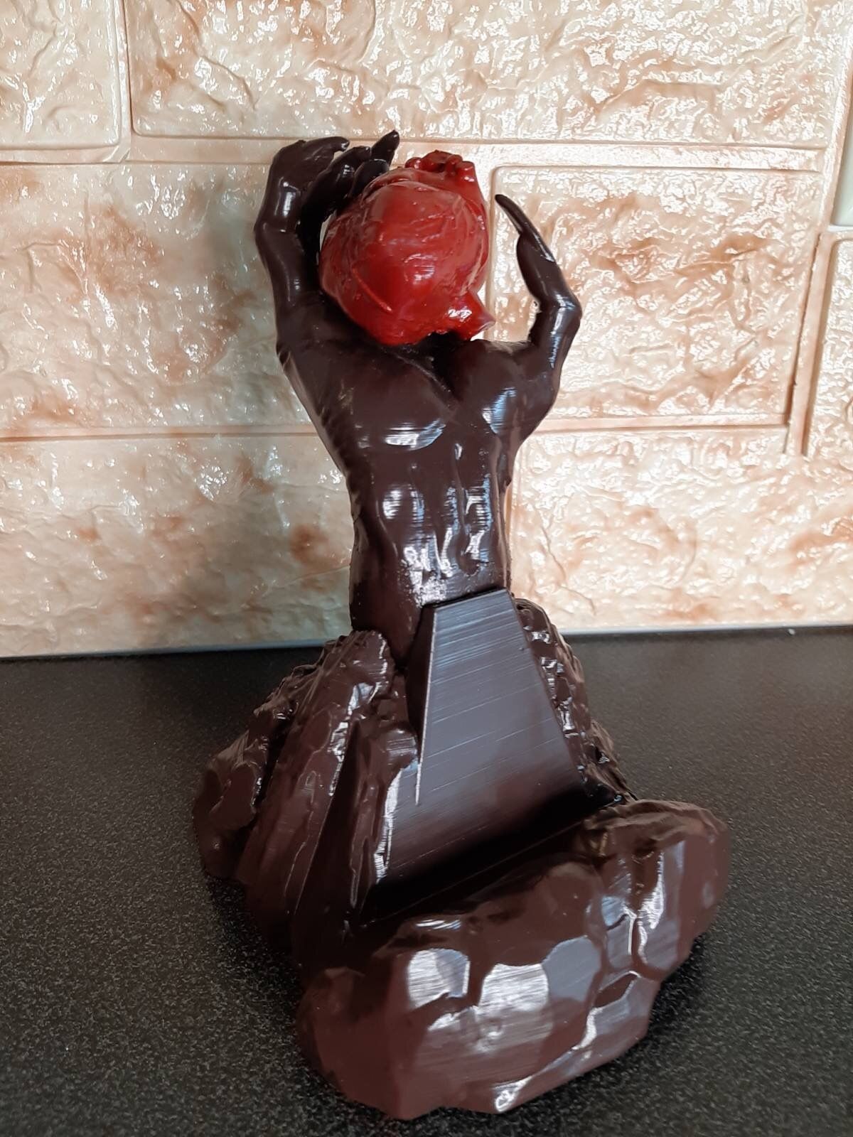 Heart in its claws 3D print model_13