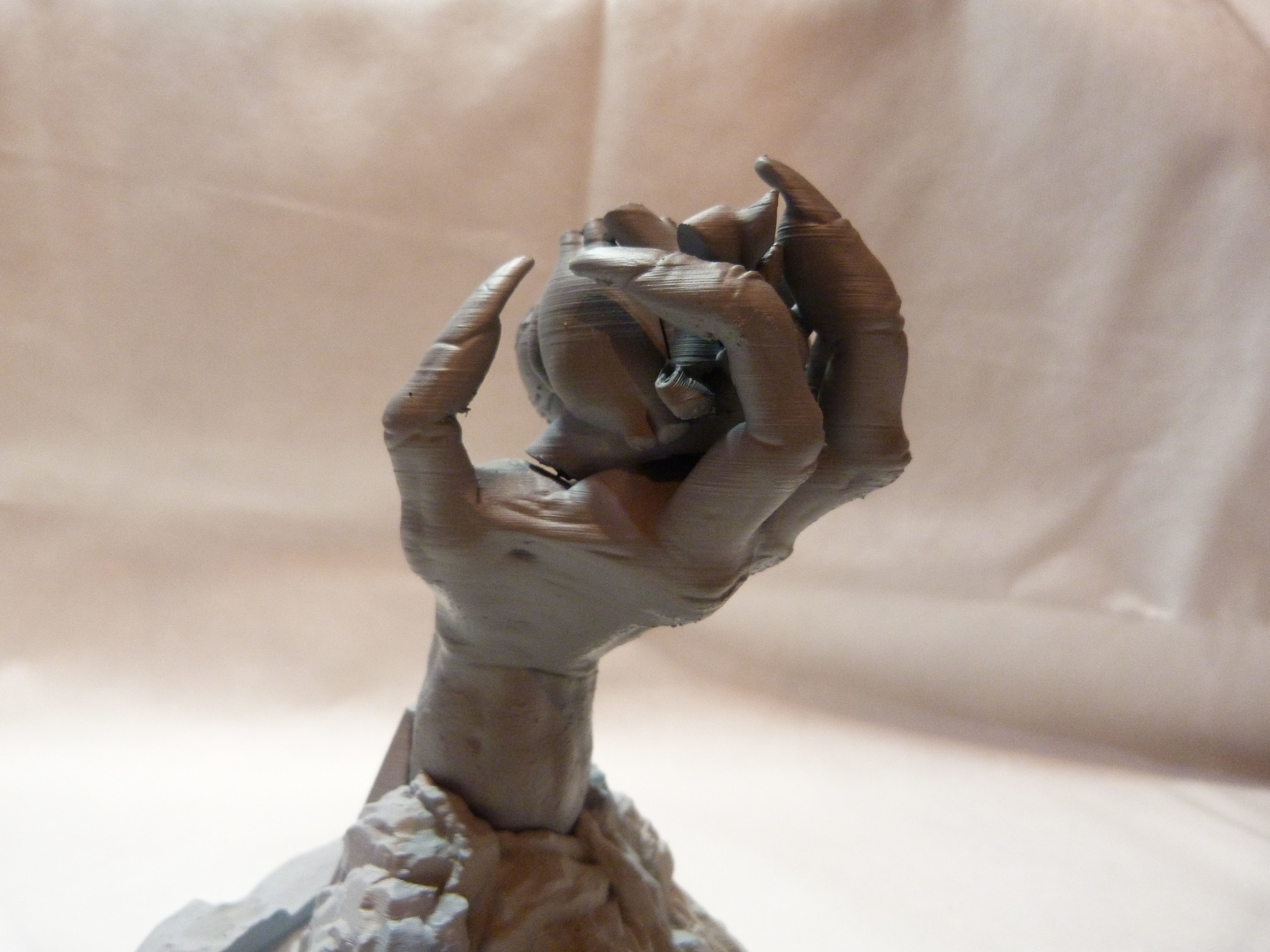 Heart in its claws 3D print model_19