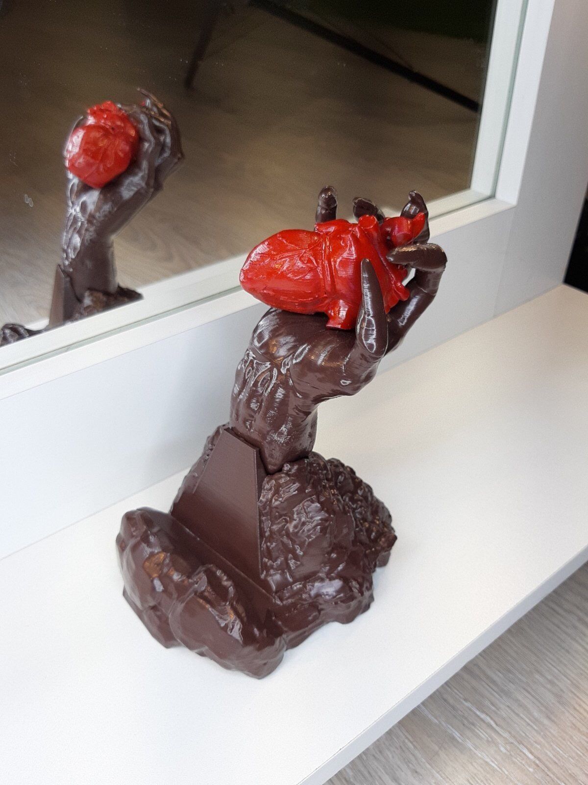 Heart in its claws 3D print model_7